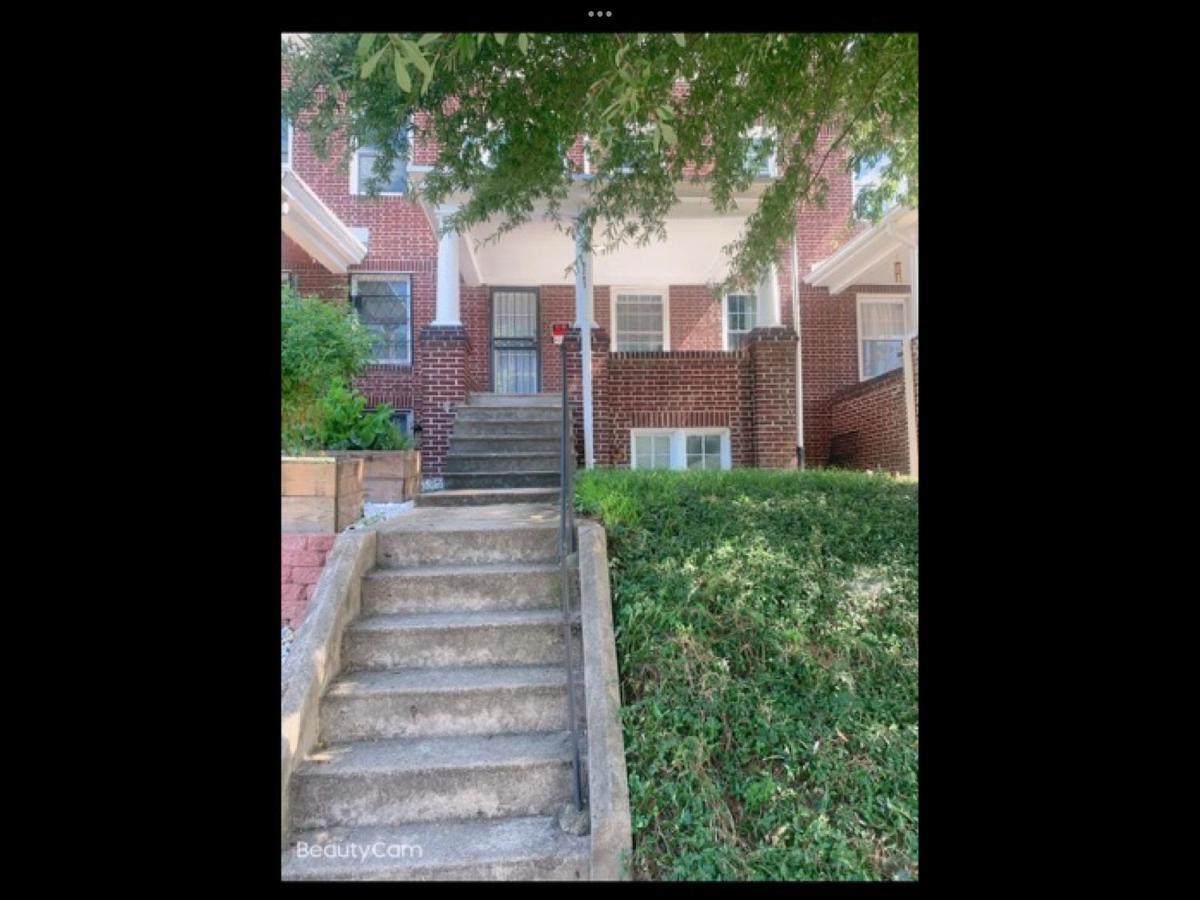 Brand New Bedroom With Tv Next Jhu Baltimore Ngoại thất bức ảnh